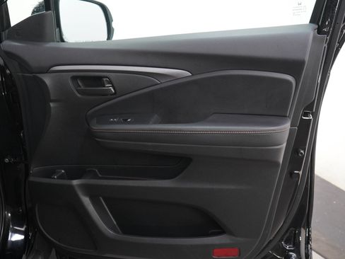 Used 2023 Honda Passport TrailSport image 12