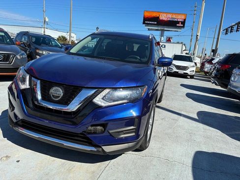 Used 2018 Nissan Rogue SV FWD image 12