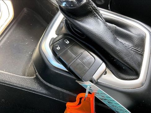 Used 2018 Jeep Renegade Sport w/ Power & Air Group image 11