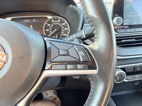 Used 2023 Nissan Altima 2.5 SR FWD image 15