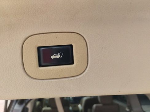 Used 2013 Nissan Quest SL w/ Value Cargo Pkg image 10