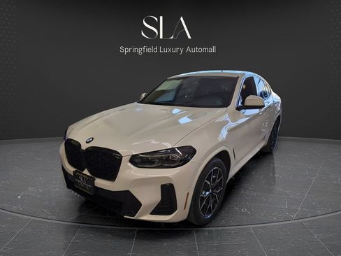 Used 2023 BMW X4 xDrive30i w/ M Sport Package AWD/4WD image 4