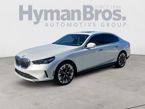 Used 2024 BMW i5 eDrive40i w/ M Sport Package image 9