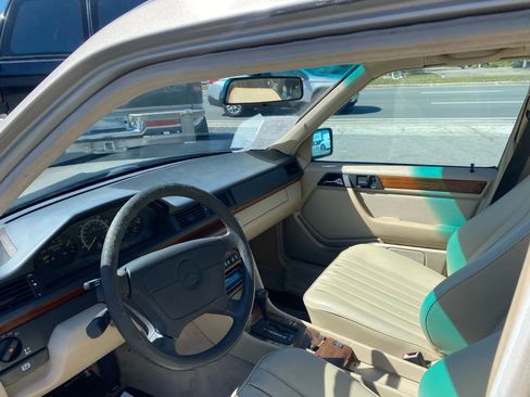 Used 1995 Mercedes-Benz E 320 Wagon image 22