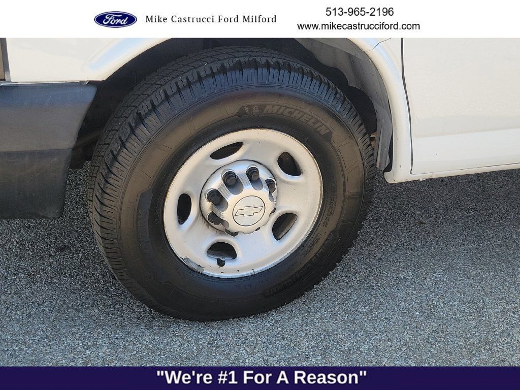 Used 2015 Chevrolet Express 3500 Extended RWD image 9