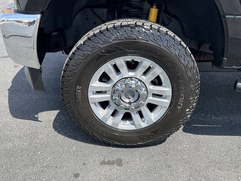 Used 2017 Ford F250 XL w/ STX Appearance Package AWD/4WD image 16