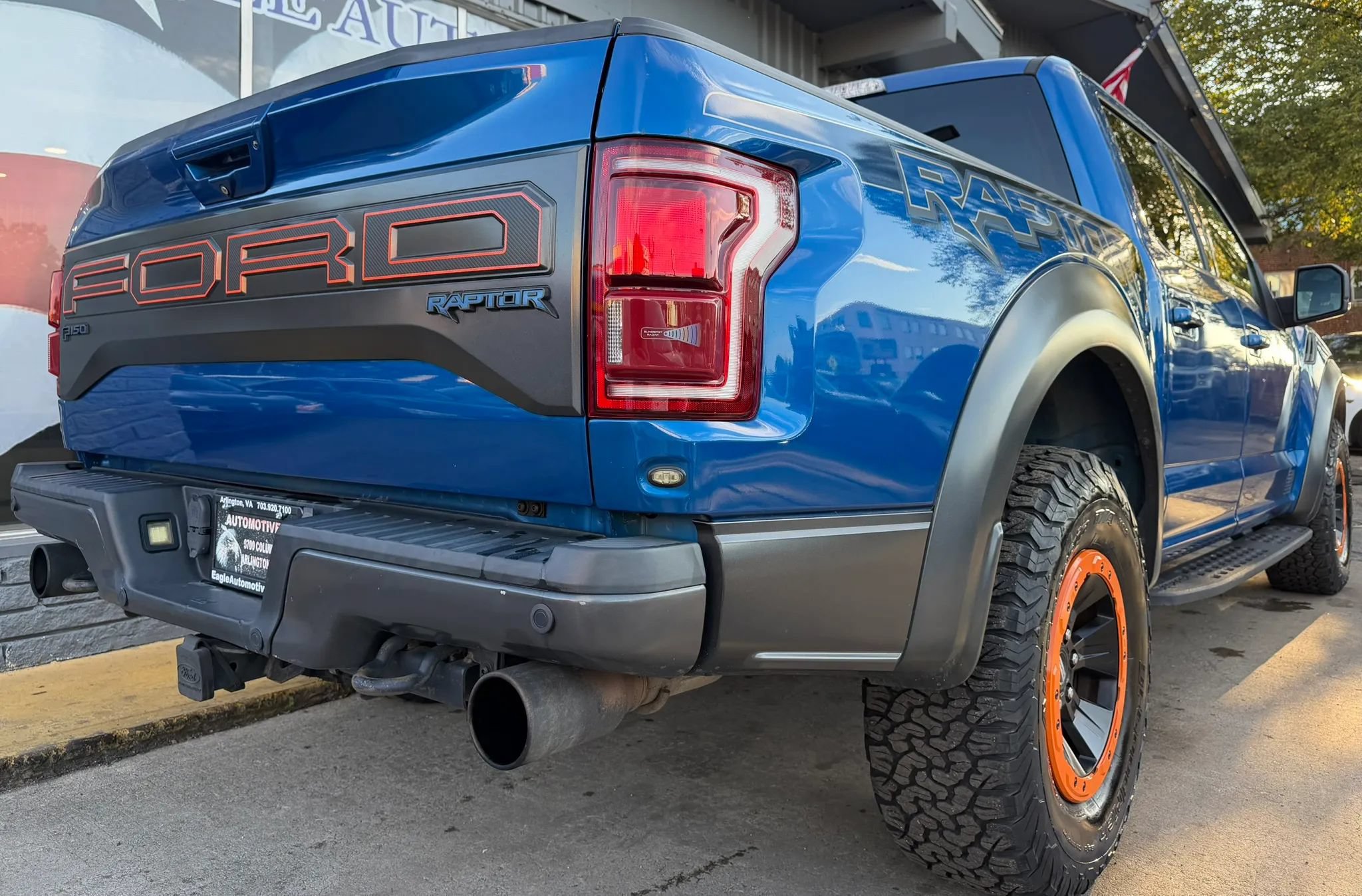 Used 2018 Ford F150 Raptor w/ Equipment Group 802A Luxury AWD/4WD image 3