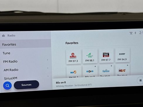 Used 2024 Toyota Prius Prime Premium FWD image 18