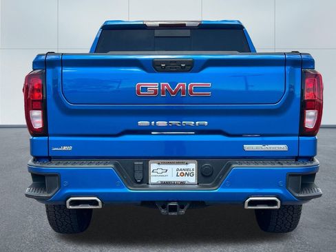 Used 2022 GMC Sierra 1500 Elevation w/ Elevation Premium Package AWD/4WD image 4