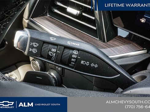 New 2025 Chevrolet Suburban Premier AWD/4WD image 33