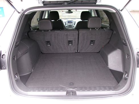 Used 2021 Chevrolet Equinox LS w/ LS Convenience Package AWD/4WD image 14
