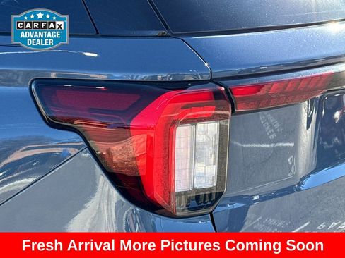 Used 2025 Ford Explorer ST-Line w/ Premium Package image 6