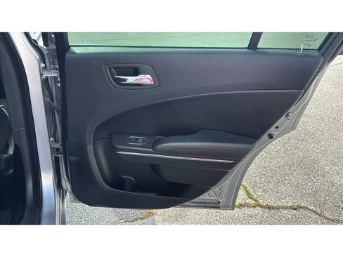 Used 2013 Dodge Charger SE RWD image 16