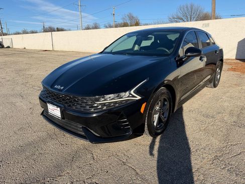 Used 2022 Kia K5 LX image 1