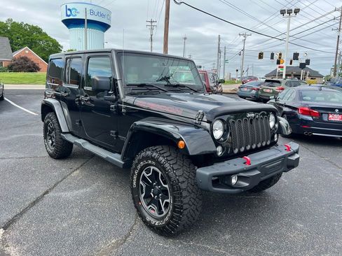 Used 2016 Jeep Wrangler Unlimited Rubicon AWD/4WD image 3