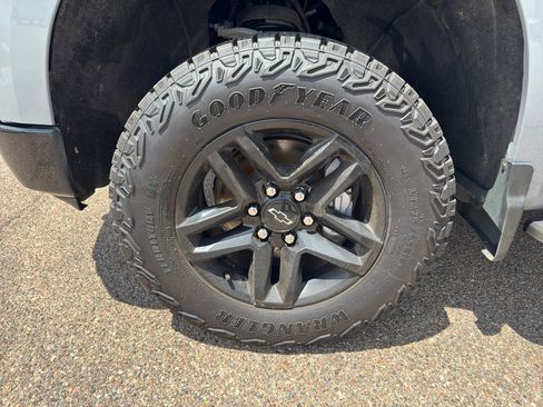 Used 2024 Chevrolet Silverado 1500 LT Trail Boss w/ Convenience Package II image 20