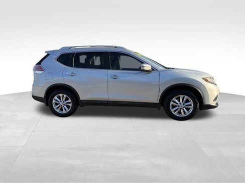Used 2016 Nissan Rogue SV w/ SV Premium Package image 9