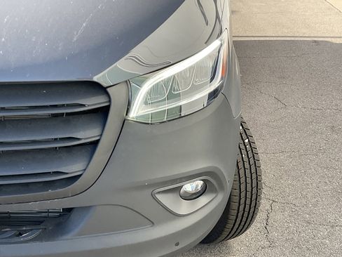 Used 2025 Mercedes-Benz Sprinter 2500 image 8