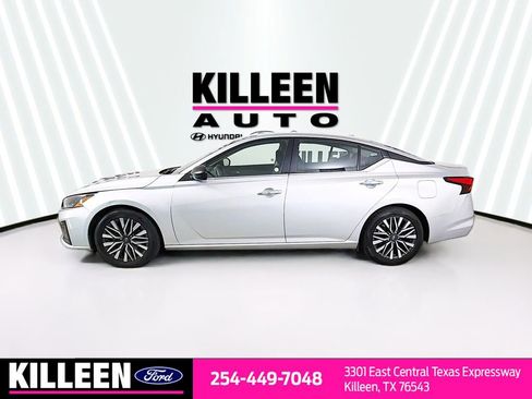 Used 2024 Nissan Altima 2.5 SV image 4