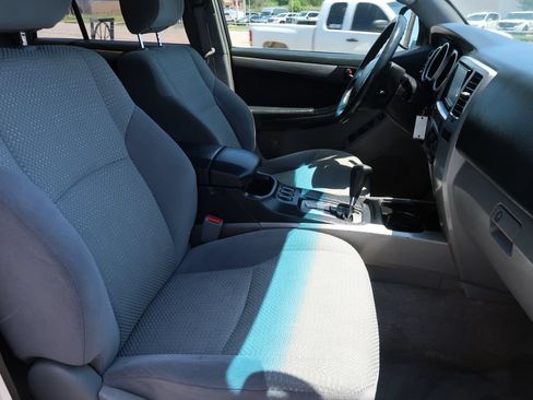 Used 2004 Toyota 4Runner SR5 RWD image 10