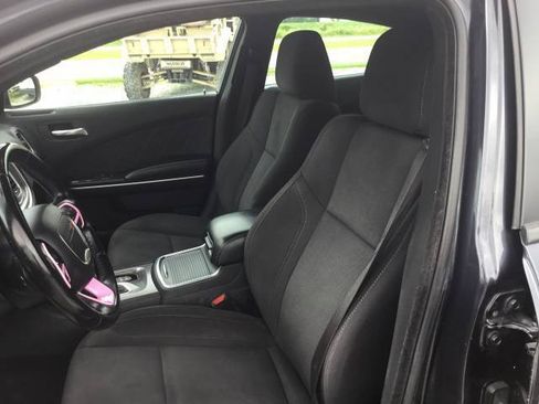 Used 2019 Dodge Charger SXT RWD image 13