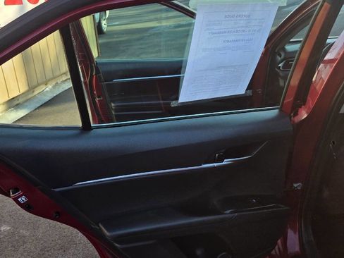 Used 2019 Toyota Camry L image 10