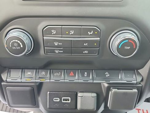 Used 2025 Chevrolet Silverado 1500 Custom Trail Boss w/ Turbomax Blackout Package AWD/4WD image 17