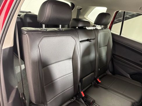 Used 2018 Volkswagen Tiguan SE w/ 18" Alloy Wheels Package image 24