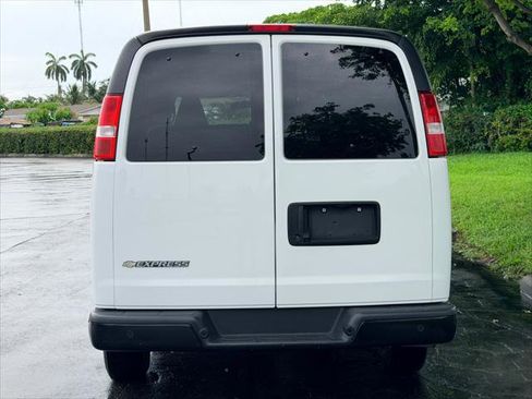 Used 2023 Chevrolet Express 3500 LS RWD image 17