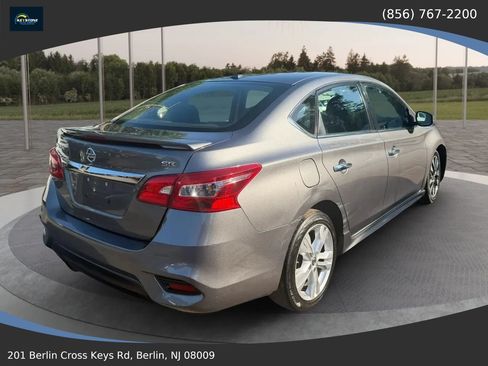 Used 2019 Nissan Sentra SR FWD image 5