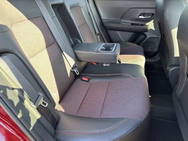Certified 2025 Nissan Kicks SR FWD image 23