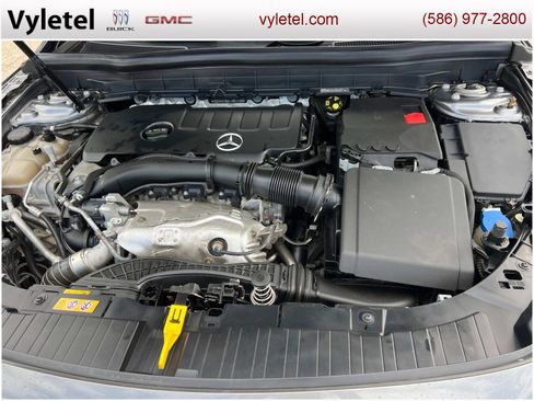 Used 2020 Mercedes-Benz GLB 250 4MATIC image 9