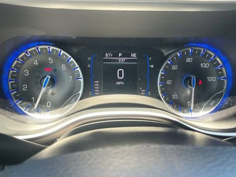 Used 2020 Chrysler Voyager LX w/ Cold Weather Group FWD image 17