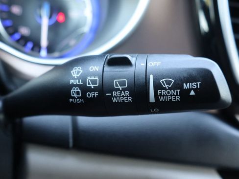 Used 2019 Chrysler Pacifica Touring-L Plus w/ Tire & Wheel Group FWD image 32