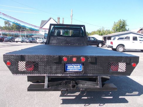 Used 2011 Ford F550 4x4 Regular Cab Super Duty w/ Payload Upgrade Pkg image 4