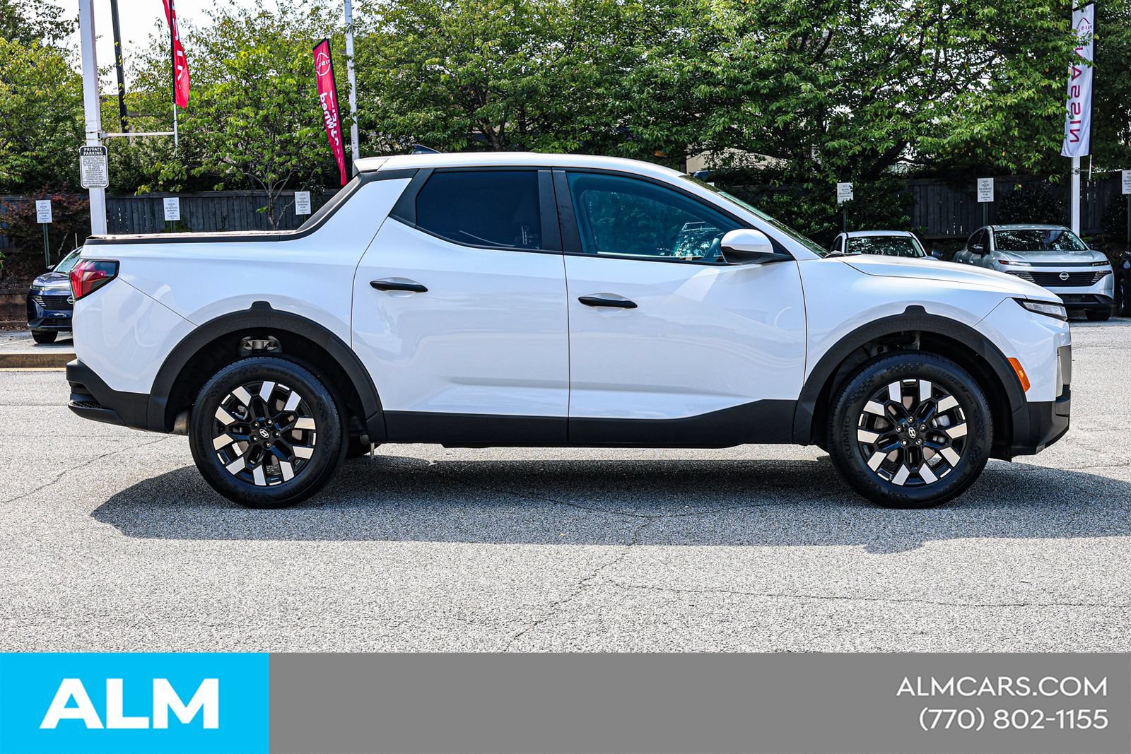 Used 2025 Hyundai Santa Cruz SE FWD image 10