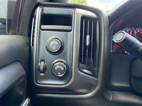 Used 2019 Chevrolet Silverado 1500 LT AWD/4WD image 19