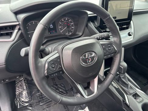 Used 2025 Toyota Corolla Cross LE AWD/4WD image 9