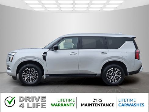 New 2025 Nissan Armada SL image 4