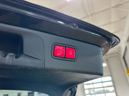 Used 2021 Mercedes-Benz GLC 300 image 37