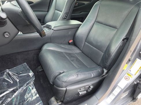 Used 2014 Lexus LS 460 AWD image 22