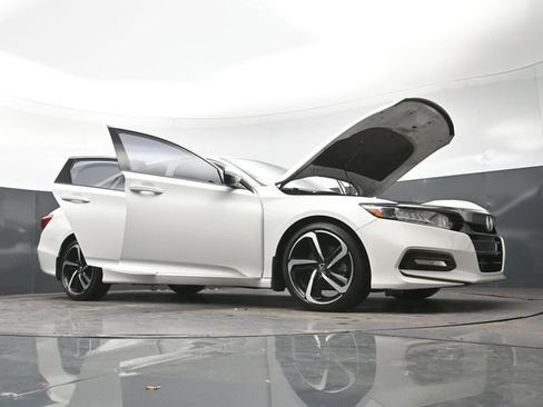 Used 2018 Honda Accord Sport image 35