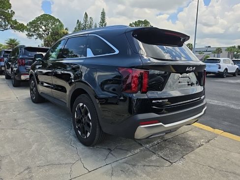 Certified 2025 Kia Sorento S FWD image 14