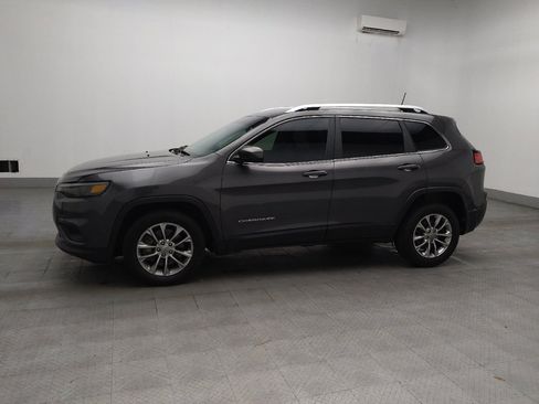 Used 2019 Jeep Cherokee Latitude Plus w/ Comfort/Convenience Group FWD image 2