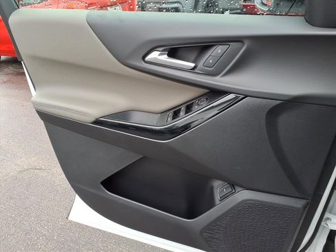 New 2026 Chevrolet Equinox LT w/ Convenience Package II image 8