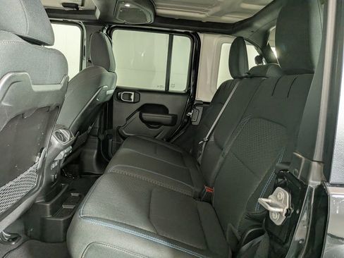 Certified 2025 Jeep Wrangler Unlimited Rubicon 4xe w/ Convenience Group AWD/4WD image 32