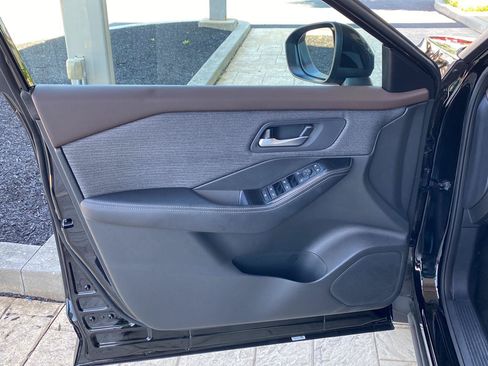 Certified 2023 Nissan Rogue SV AWD/4WD image 19