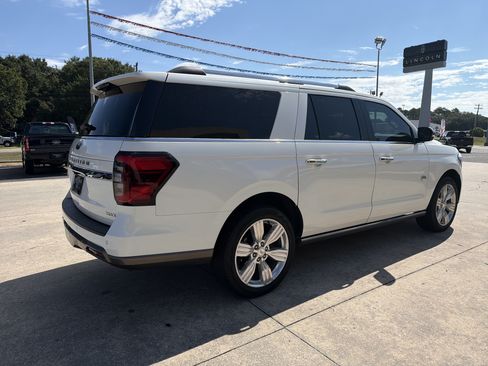 Used 2024 Ford Expedition Max King Ranch RWD image 6
