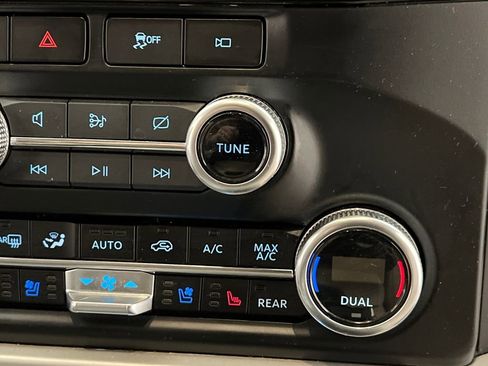 Used 2024 Ford Expedition Limited image 62