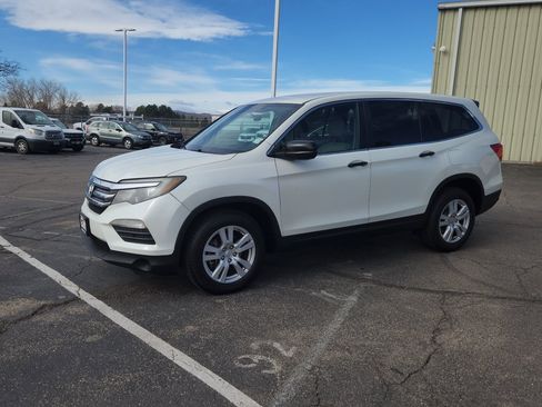 Used 2016 Honda Pilot LX image 3